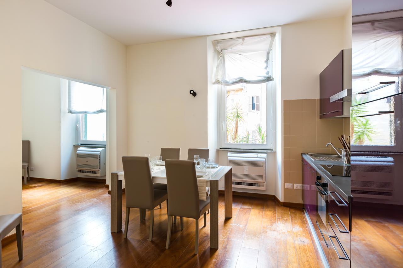 The Royal Story Apartment Rome Exterior photo
